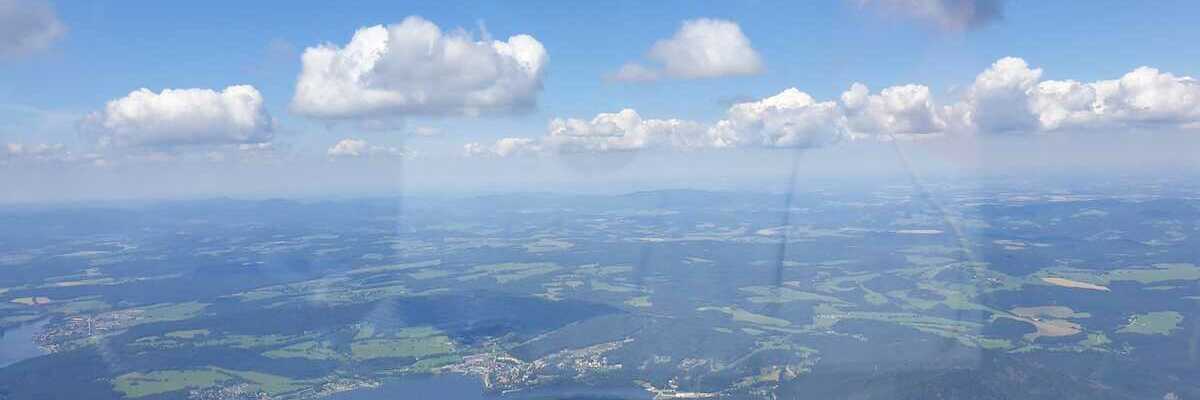 Flugwegposition um 12:09:11: Aufgenommen in der Nähe von Gemeinde Vorderweißenbach, Vorderweißenbach, Österreich in 2031 Meter